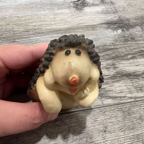 Animated hedgehog figurine  - Picture 5 of 7